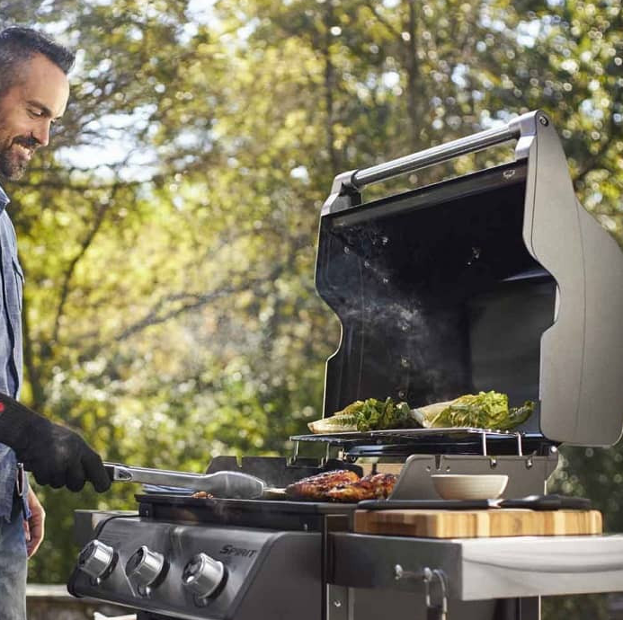 Barbecue à gaz Spirit E-315 avec plancha